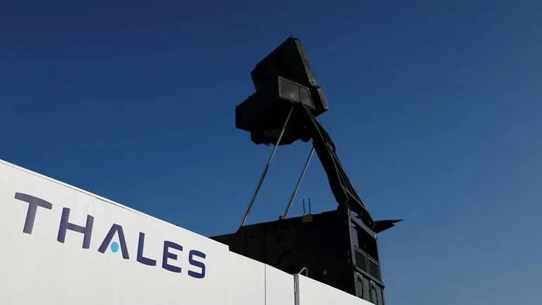 Thales et le ministère néerlandais de la Défense élargissent leur partenariat de production de radars à Hengelo