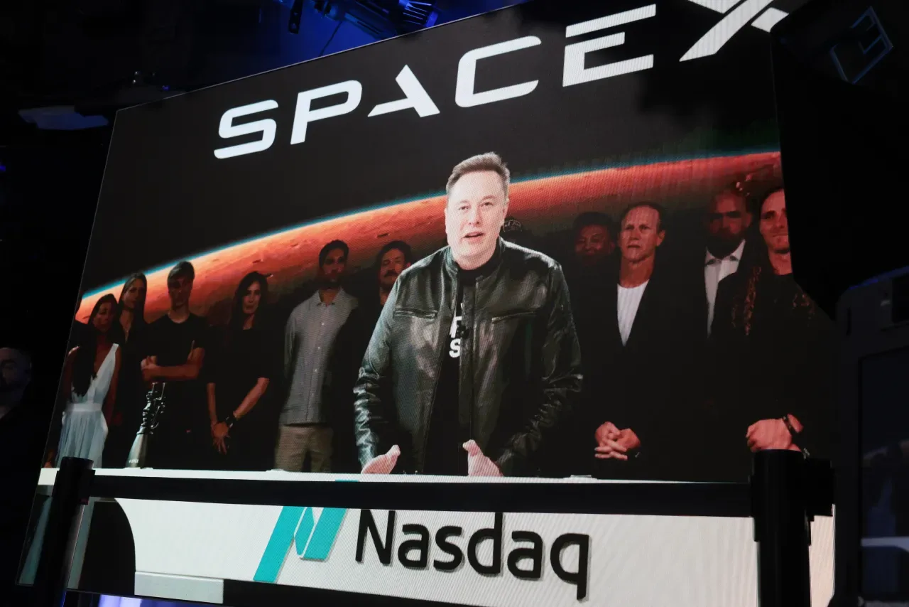 Las acciones de SpaceX caen al desvanecerse el repunte posterior a la OPI y los planes de bonos atraen nuevo escrutinio